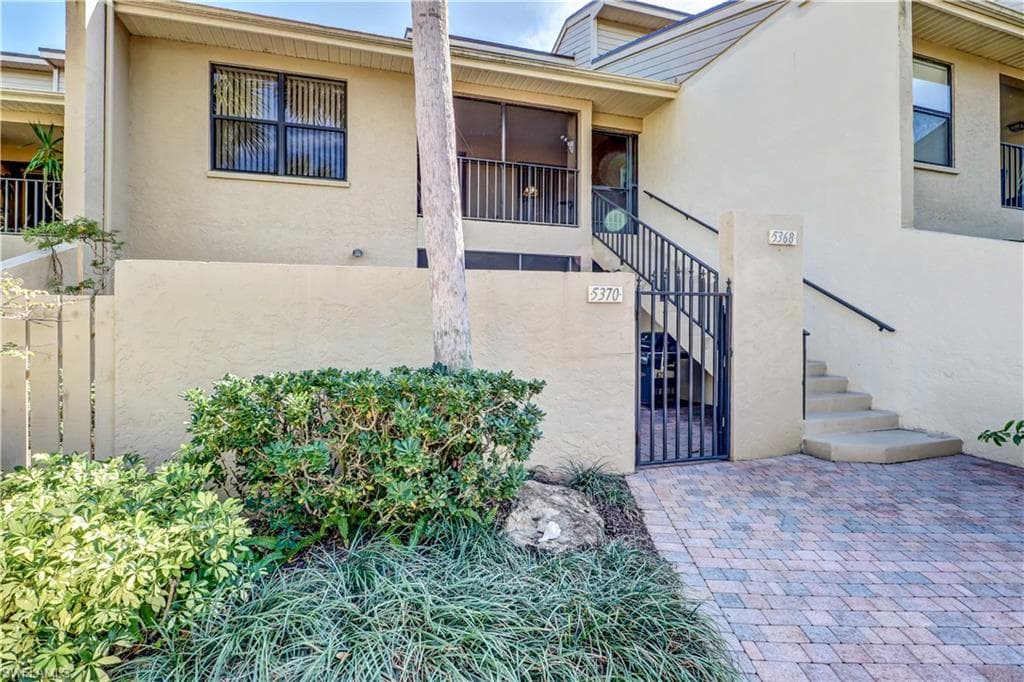 5364 Fox Hollow DR 708 NAPLES, FL 34104