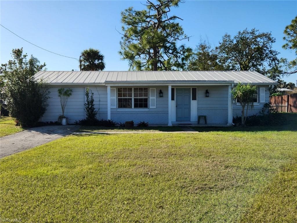 645 Muscogee DR NORTH FORT MYERS, FL 33903