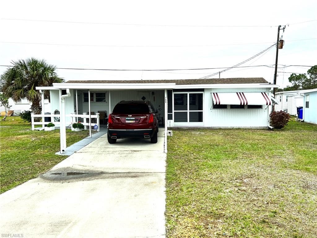 106 Flame LN NORTH FORT MYERS, FL 33917