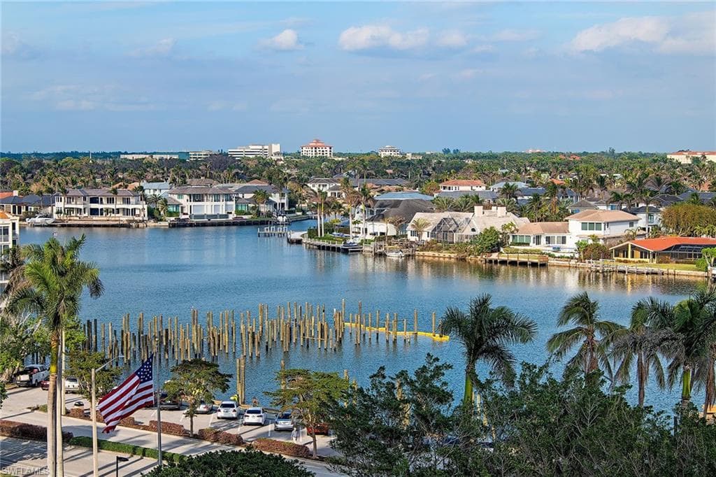 4255 Gulf Shore BLVD N 602 NAPLES, FL 34103