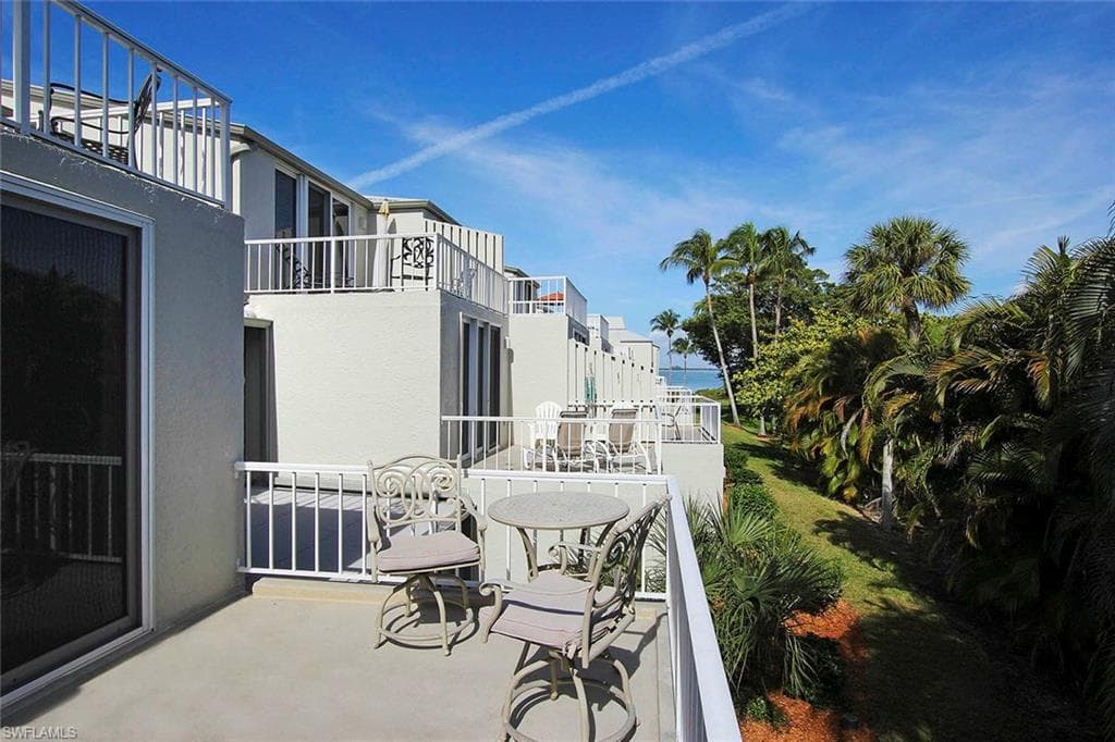 200 Periwinkle WAY 217 SANIBEL, FL 33957
