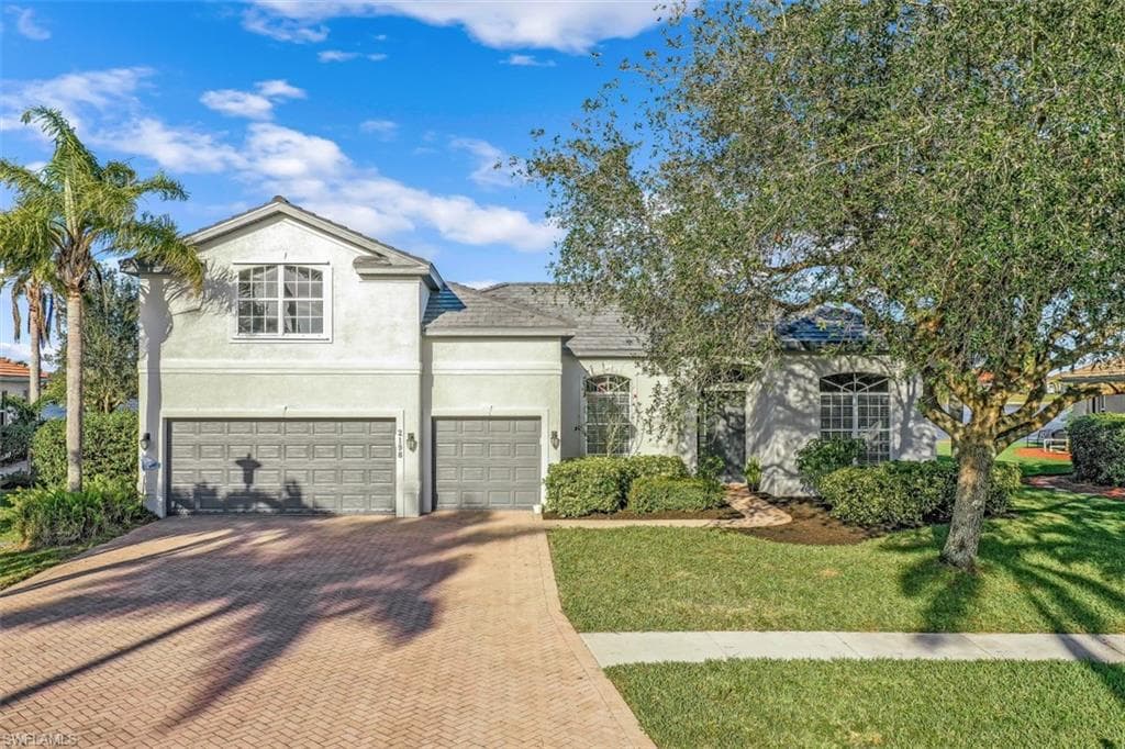 2198 Grove DR NAPLES, FL 34120