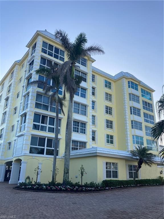 1900 Gulf Shore BLVD N 105 NAPLES, FL 34102