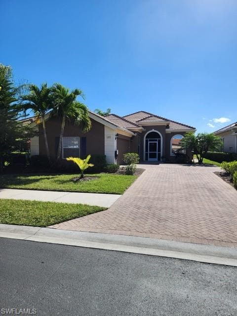 2310 Heydon CIR W NAPLES, FL 34120