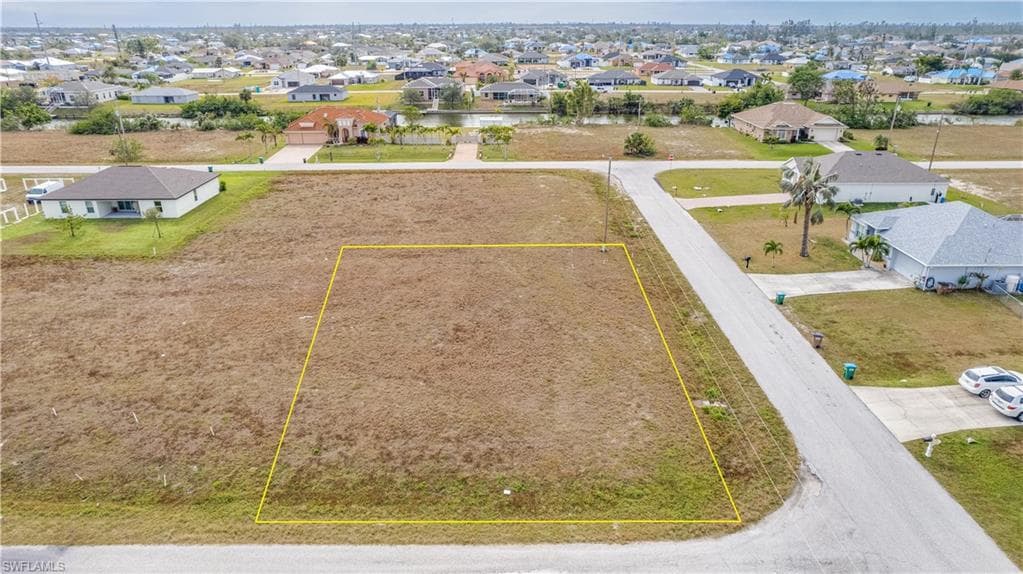 426 NW 9th TER CAPE CORAL, FL 33993