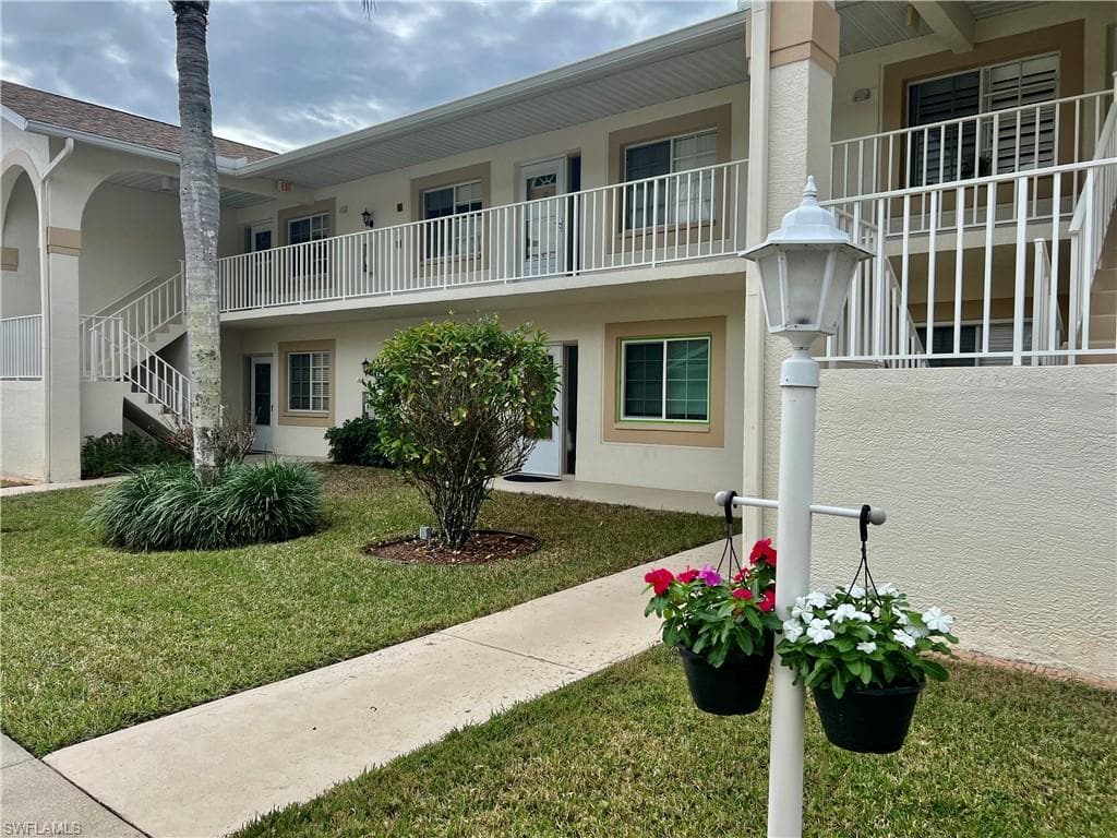 249 Gabriel CIR 10 NAPLES, FL 34104