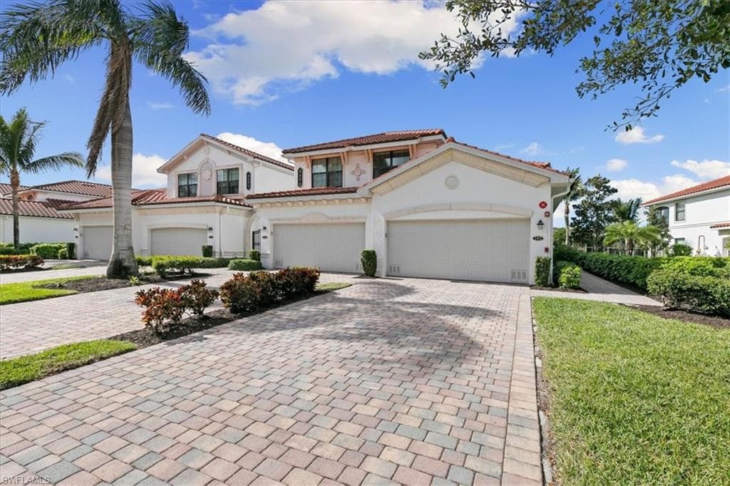 3171 Serena LN 102 NAPLES, FL 34114