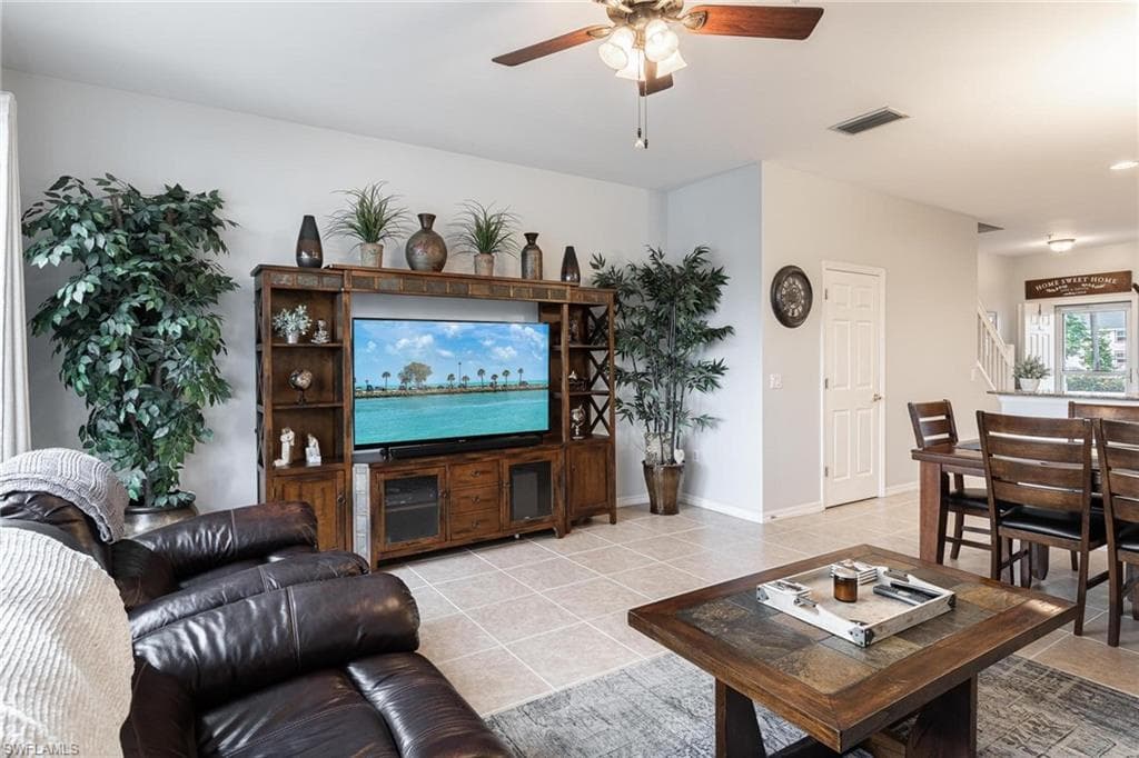 1132 Oxford LN NAPLES, FL 34105