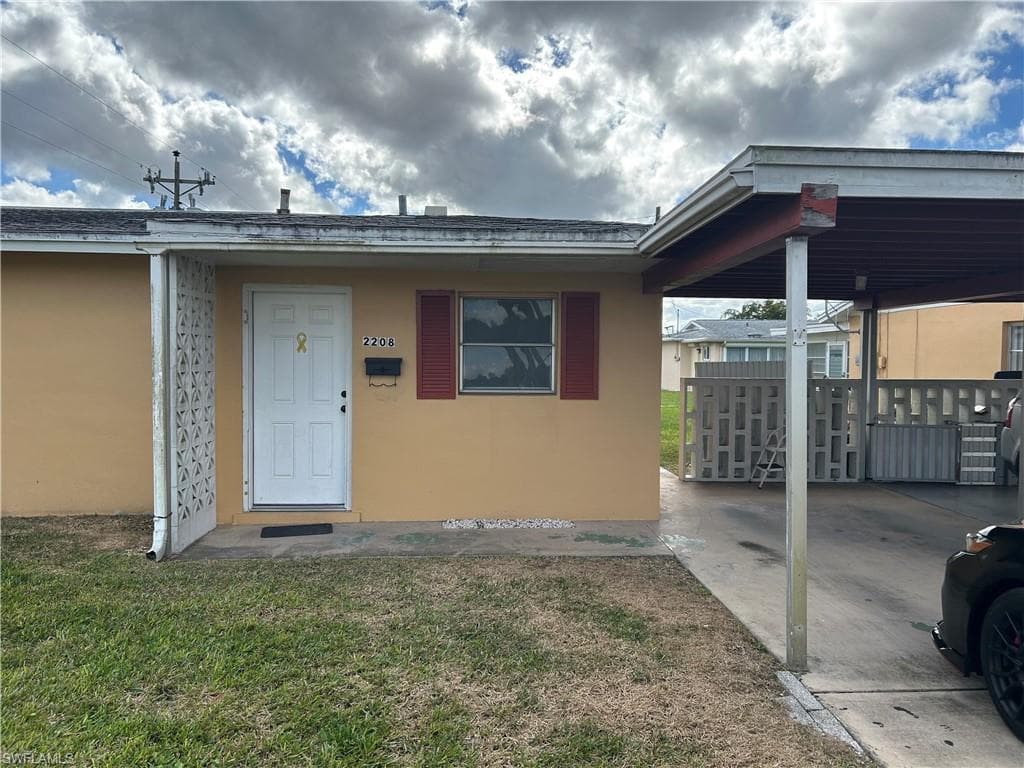 2208 Orchid RD LEHIGH ACRES, FL 33936
