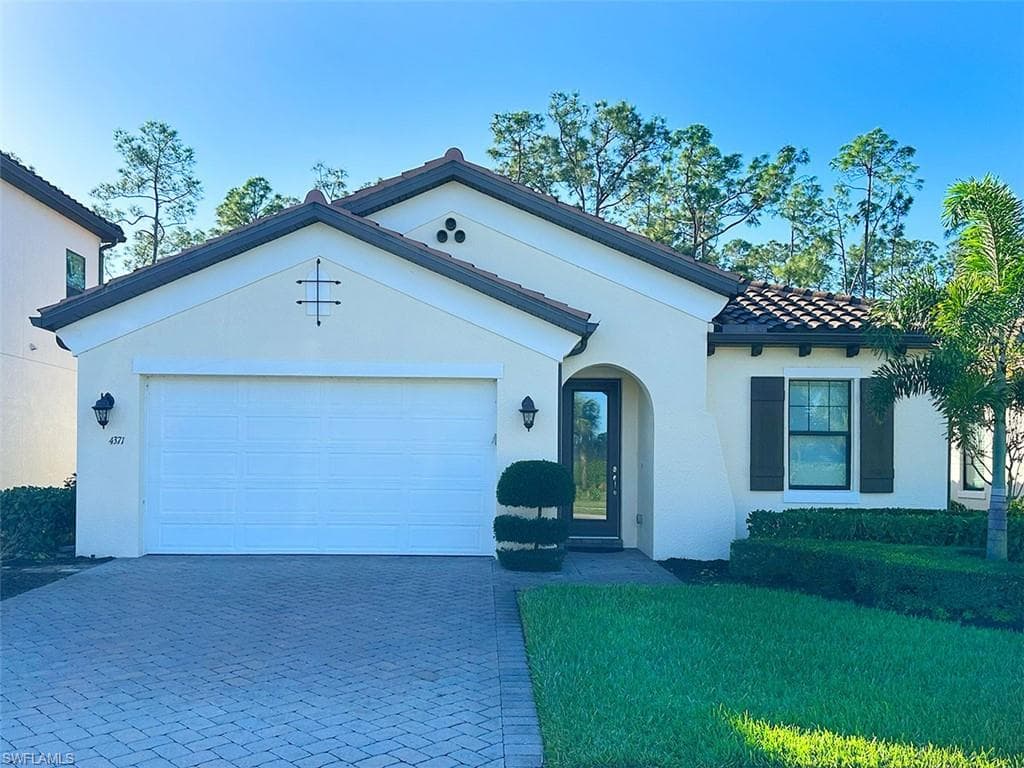 4371 Raffia Palm CIR NAPLES, FL 34119