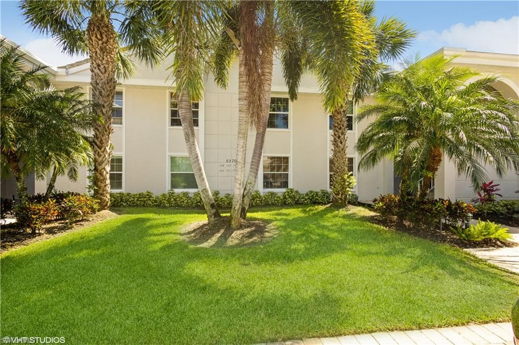 6270 Bellerive AVE 3-302 NAPLES, FL 34119