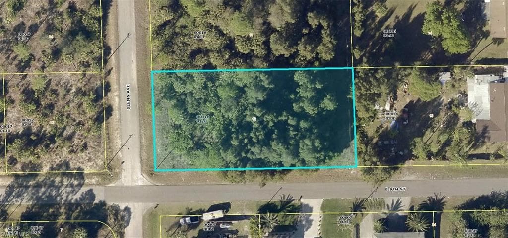 900 Glenn AVE LEHIGH ACRES, FL 33972