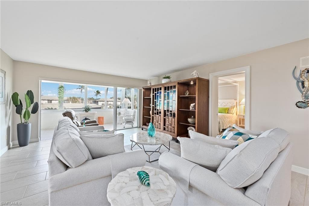 3410 Gulf Shore BLVD N 201 NAPLES, FL 34103