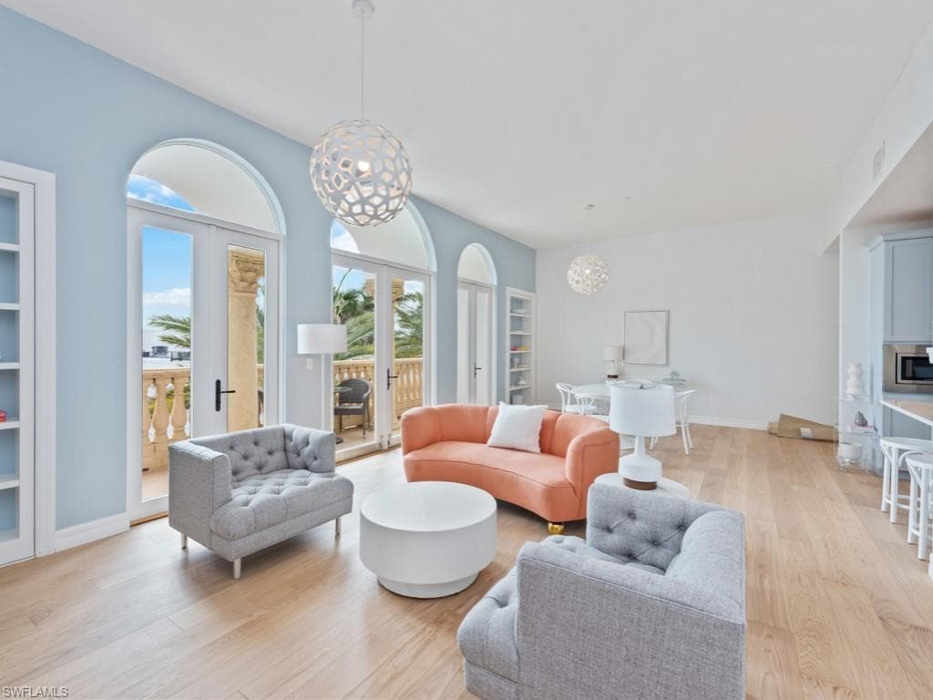 375 5th AVE S 304 NAPLES, FL 34102