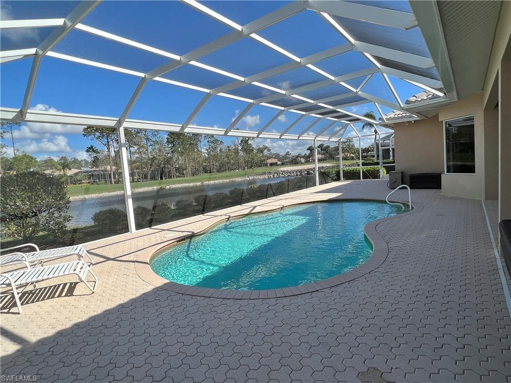 8526 Gleneagle WAY NAPLES, FL 34120