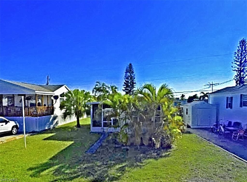 38 Helen LN FORT MYERS BEACH, FL 33931