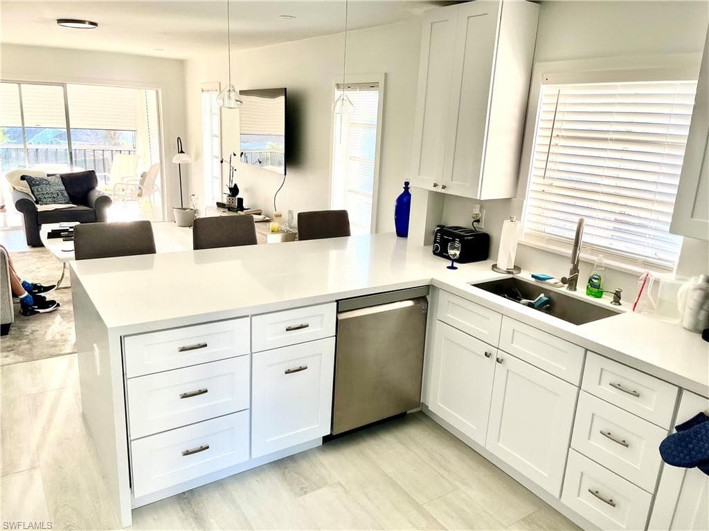 53 High Point CIR W 304 NAPLES, FL 34103