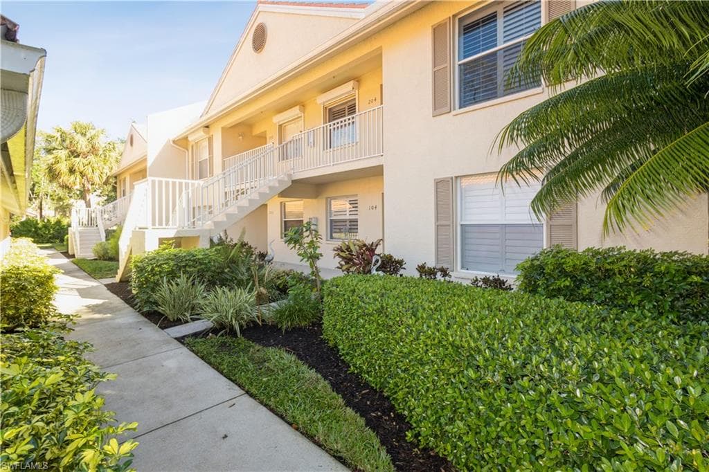 289 Robin Hood CIR 204 NAPLES, FL 34104