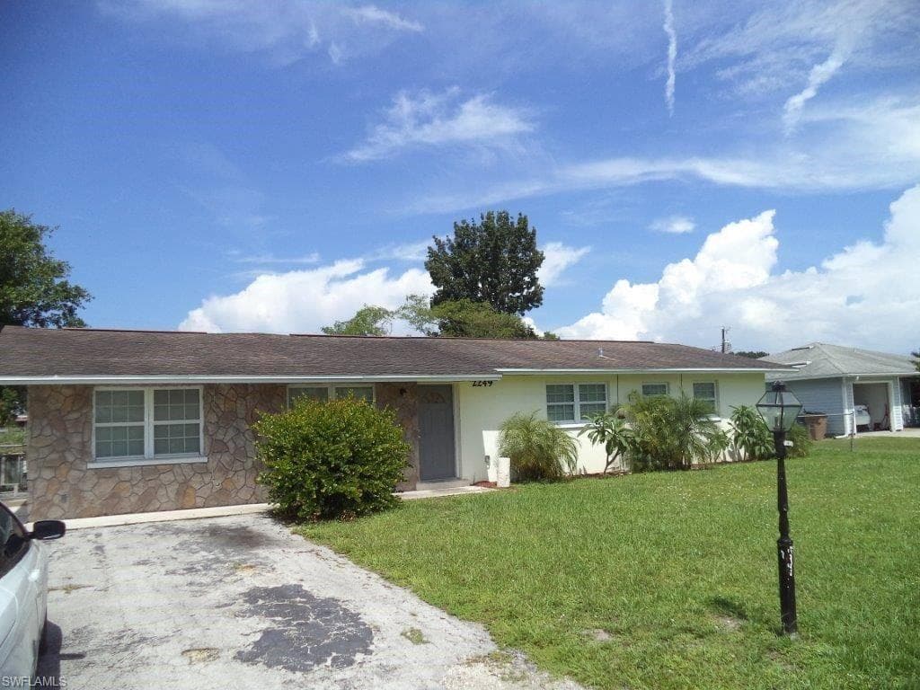 2249 Virginia AVE FORT MYERS, FL 33905
