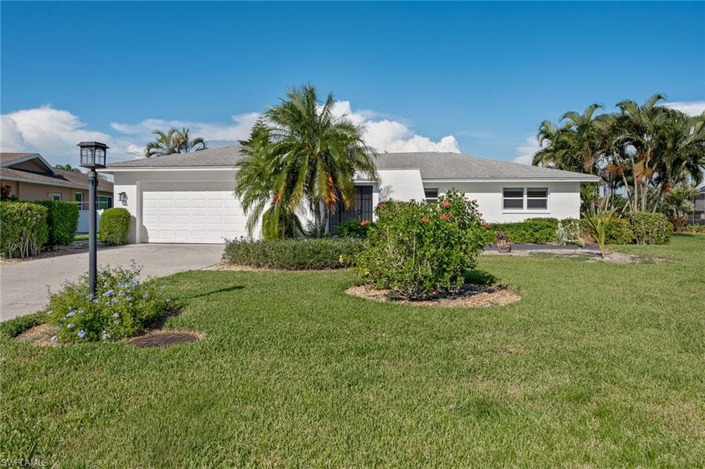 4570 Eagle Key CIR NAPLES, FL 34112