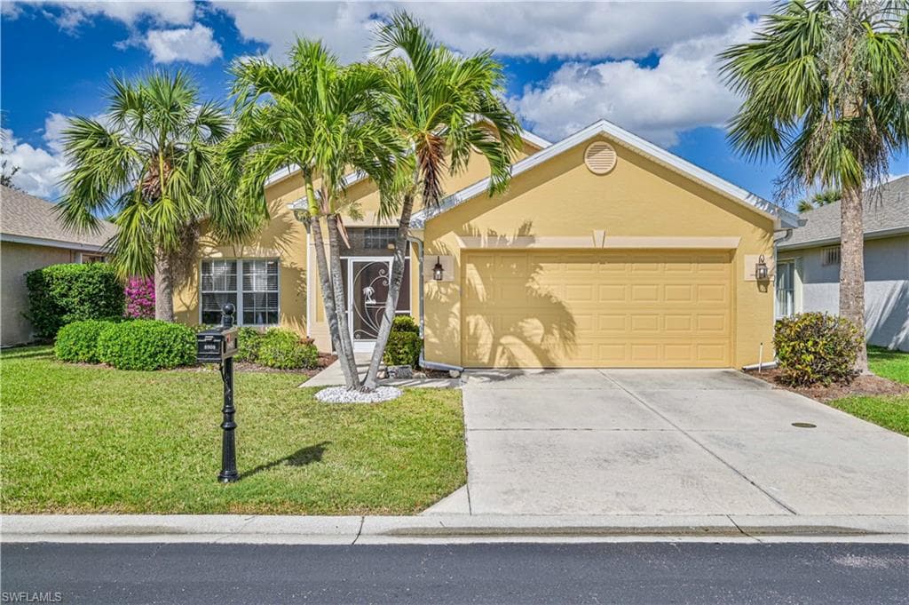 8908 Cedar Hollow DR FORT MYERS, FL 33912