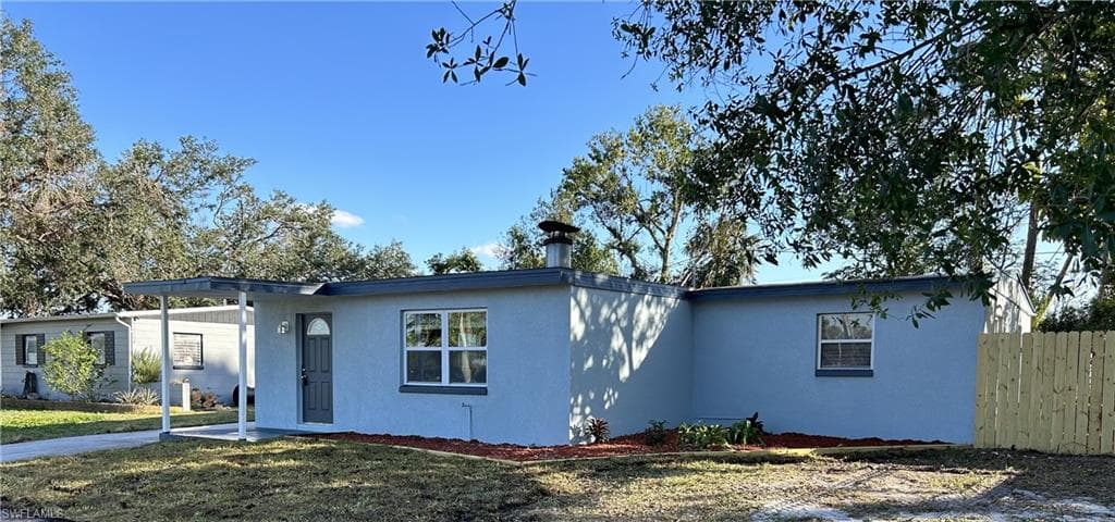 911 Poinsettia DR NORTH FORT MYERS, FL 33903