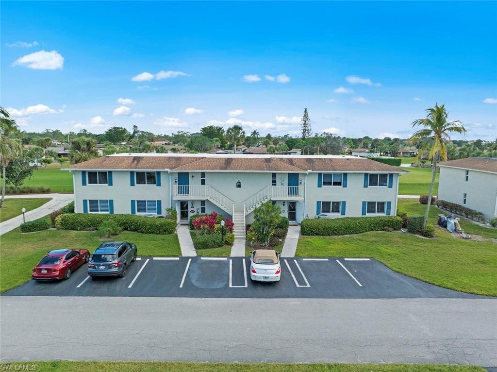 272 Winners CIR 1 NAPLES, FL 34112