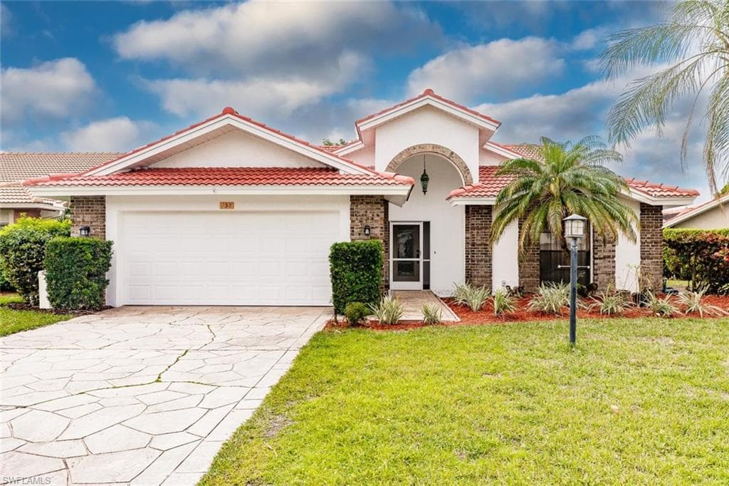 158 Saint James WAY NAPLES, FL 34104