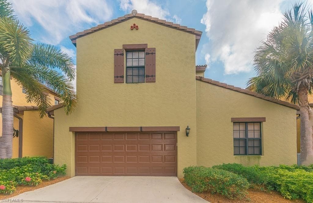 9102 Chula Vista ST 113-2 NAPLES, FL 34113