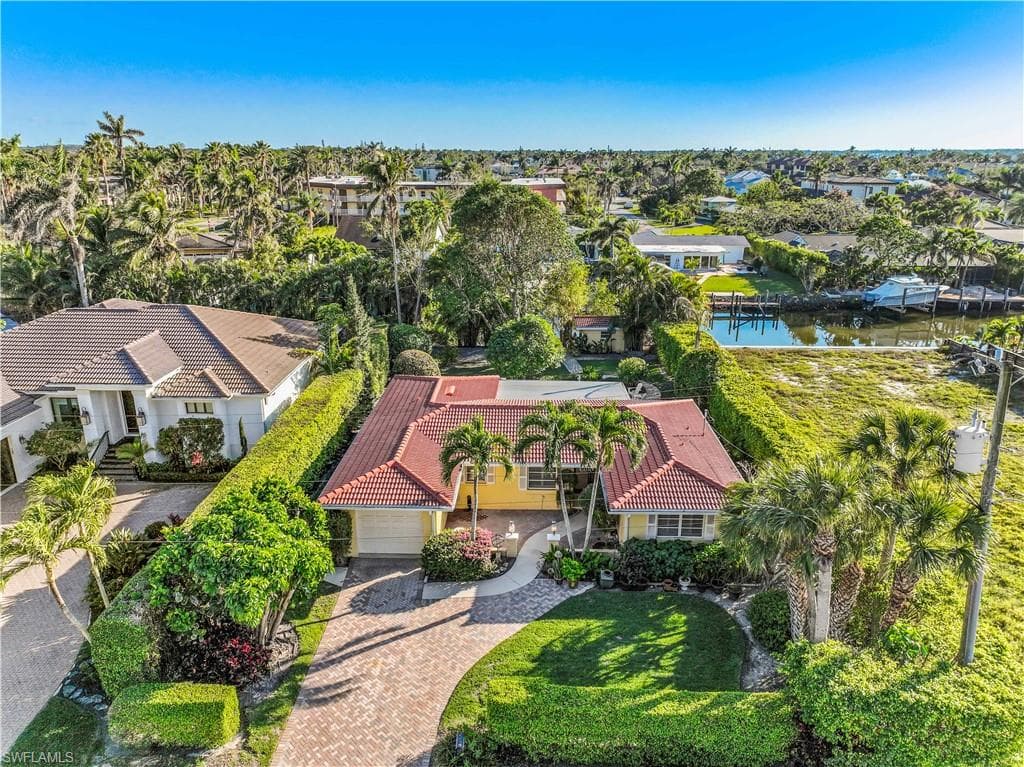 1600 Curlew AVE NAPLES, FL 34102