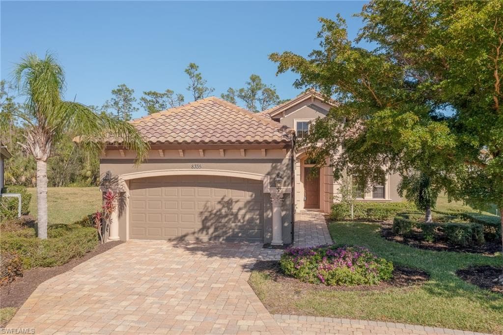 8335 Adelio LN FORT MYERS, FL 33912
