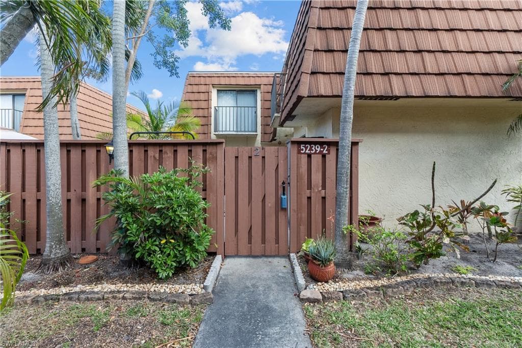 5239 Cedarbend DR 2 FORT MYERS, FL 33919