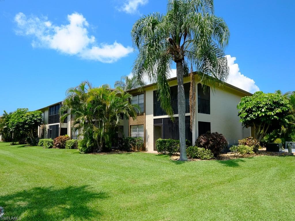 16007 Davis RD 211 FORT MYERS, FL 33908