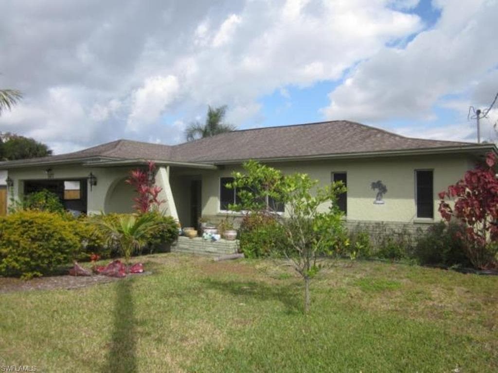 107 Schneider DR FORT MYERS, FL 33905