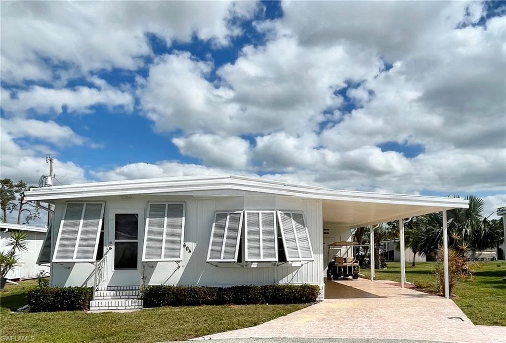 404 Twig CT S NORTH FORT MYERS, FL 33917