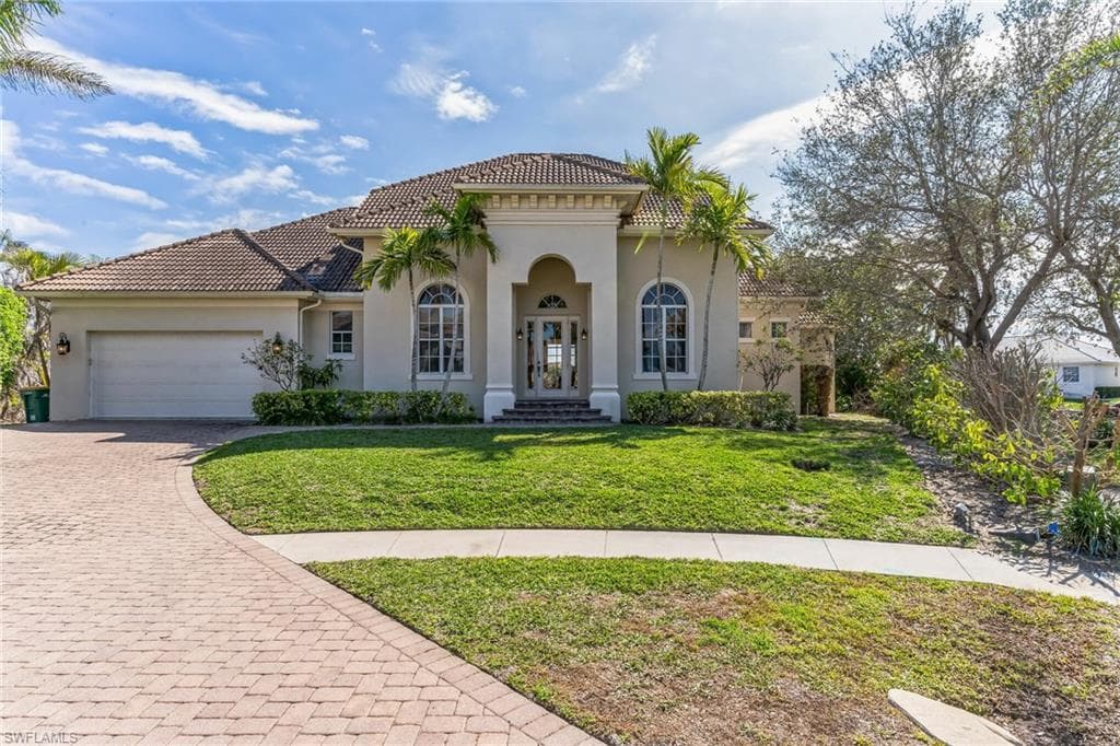 961 Olive CT MARCO ISLAND, FL 34145