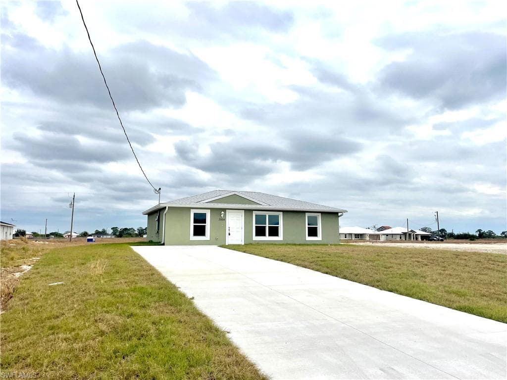 7004 WALDO CIR LABELLE, FL 33935