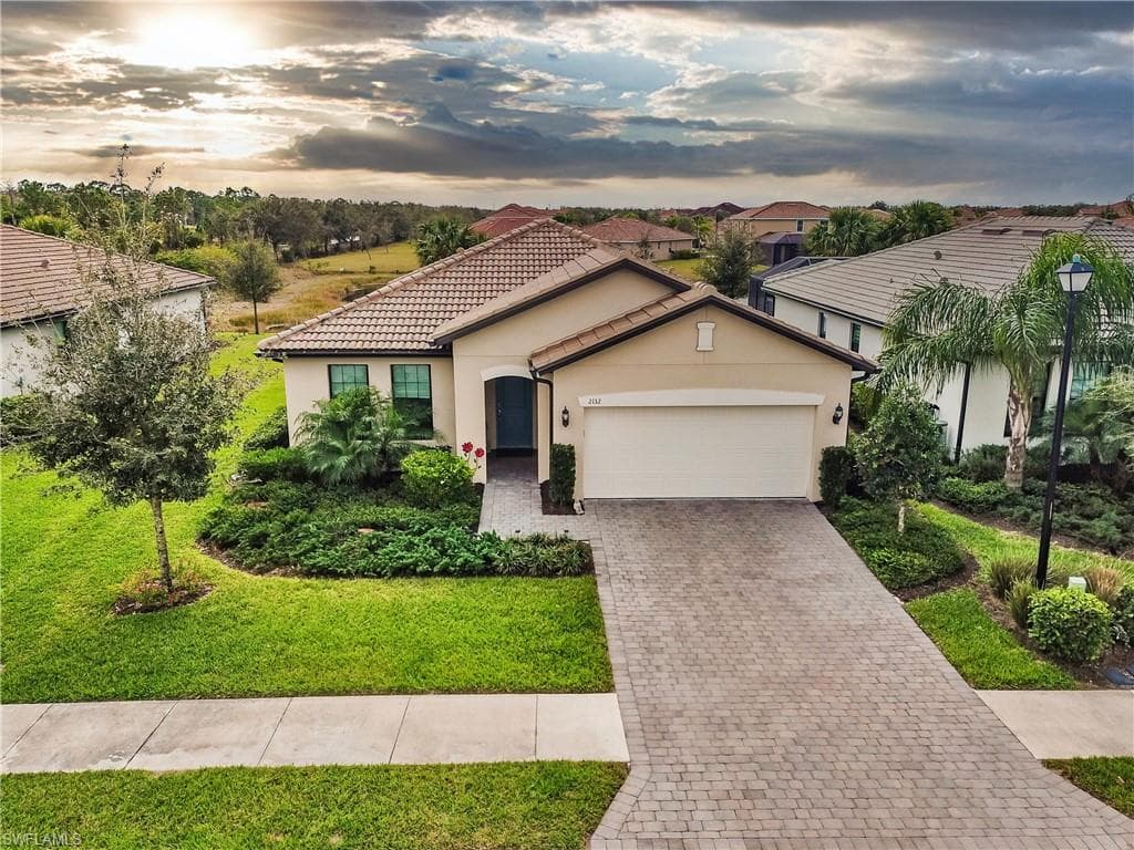 2132 Parson ST NAPLES, FL 34120