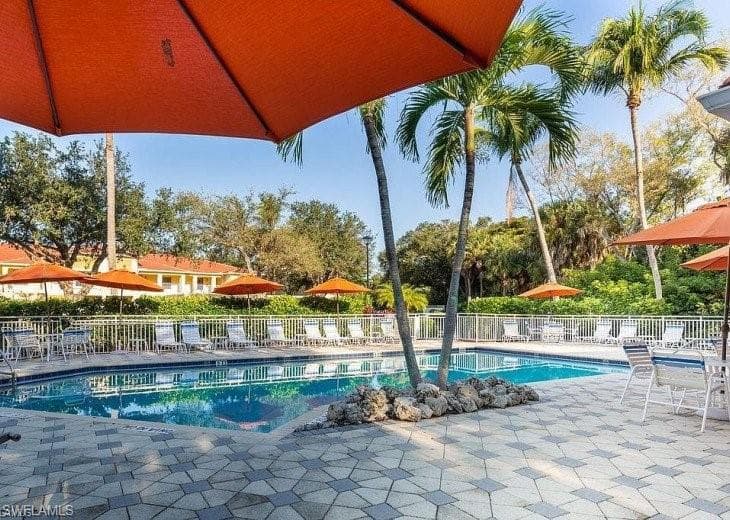 995 Tarpon Cove DR 204 NAPLES, FL 34110