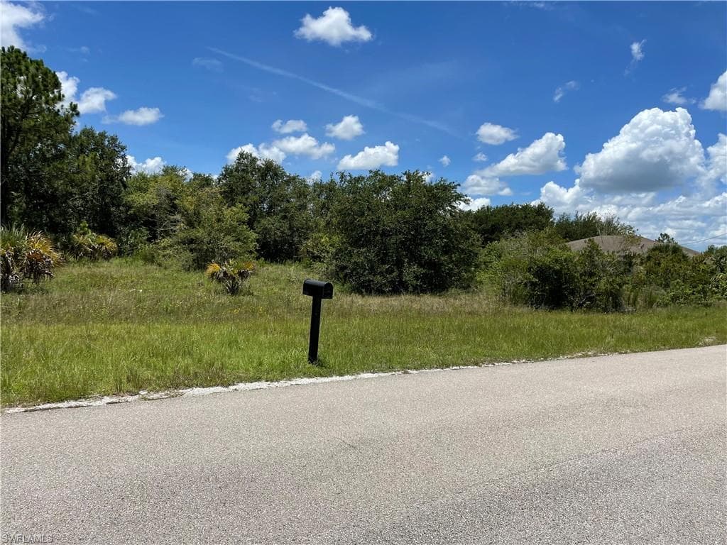 2527 Sunniland BLVD LEHIGH ACRES, FL 33971