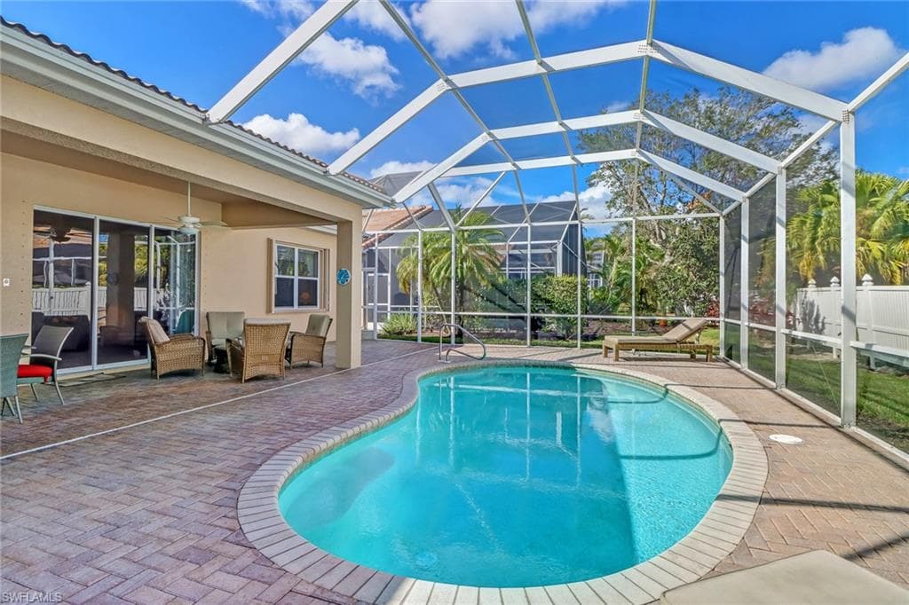 76 Glen Eagle CIR NAPLES, FL 34104