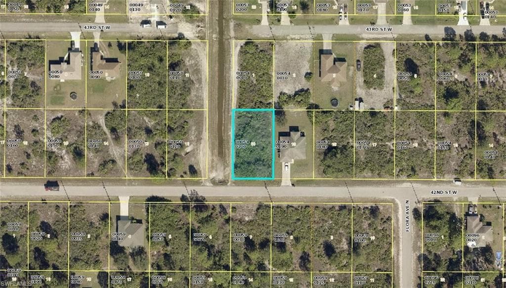 2718 42nd ST W LEHIGH ACRES, FL 33971