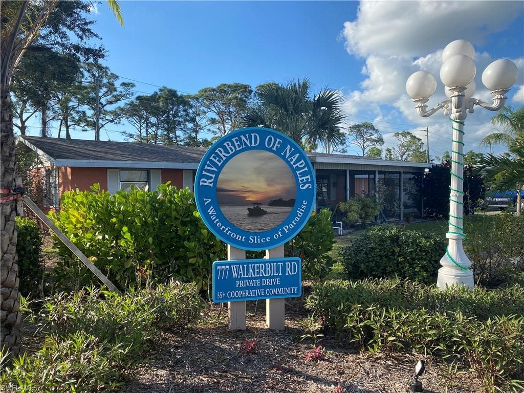 777 Walkerbilt RD 28 NAPLES, FL 34110