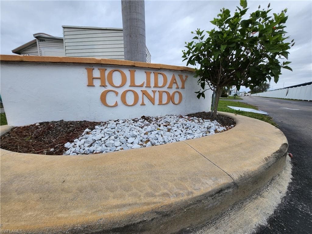 11651 Dawn Cowrie DR FORT MYERS, FL 33908