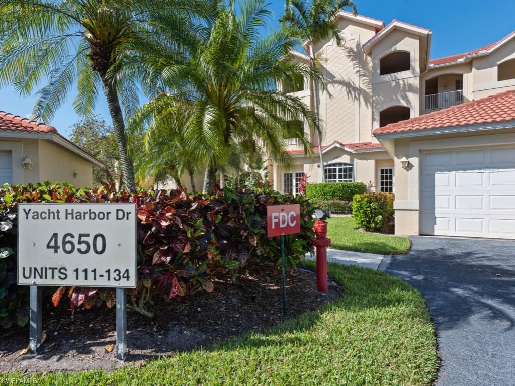 4650 Yacht Harbor DR 124 NAPLES, FL 34112