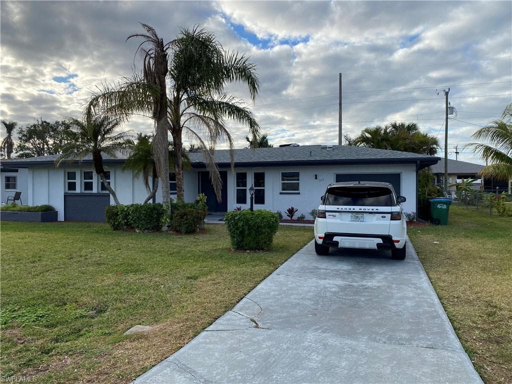 214 SE 47th TER CAPE CORAL, FL 33904