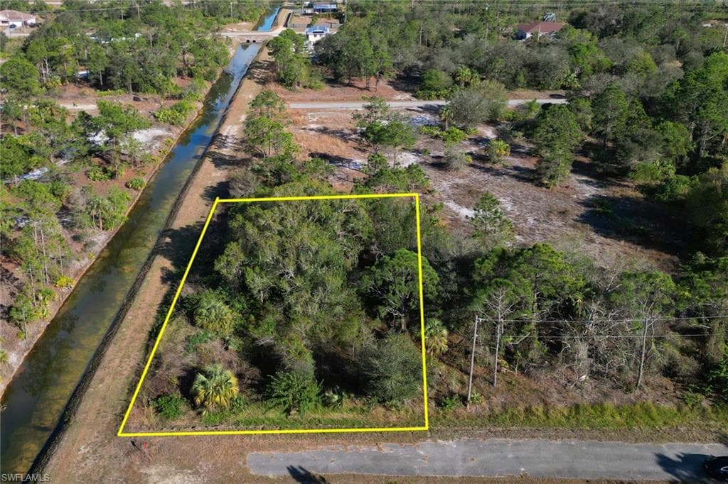 324 Monroe AVE LEHIGH ACRES, FL 33936