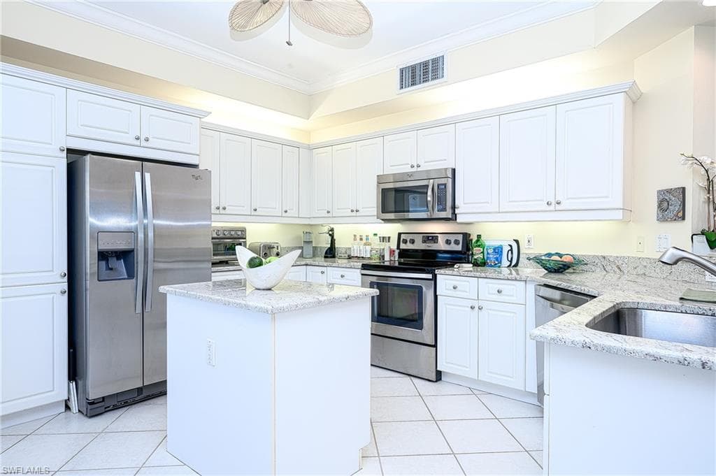 451 Bayfront PL 5405 NAPLES, FL 34102
