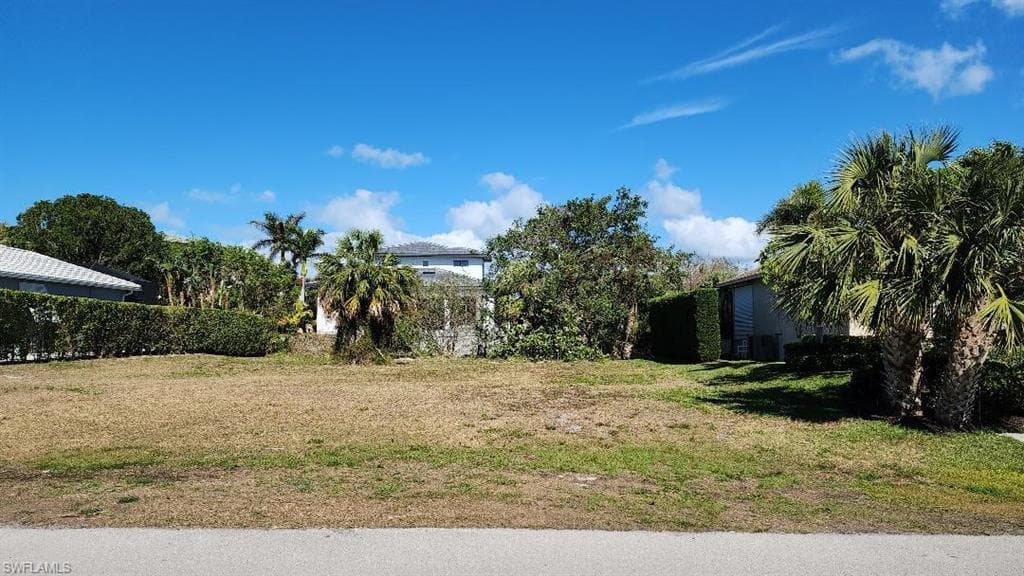 320 Colonial AVE MARCO ISLAND, FL 34145