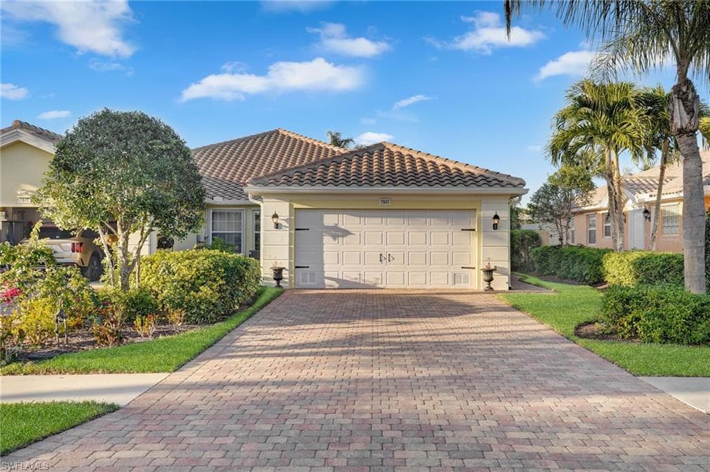 7941 Umberto CT NAPLES, FL 34114